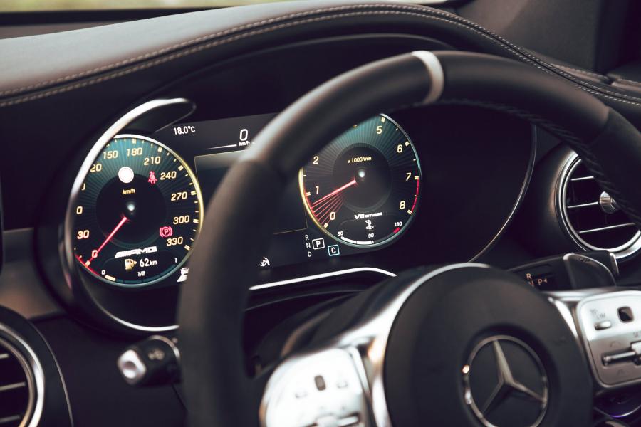 Панель приборов Mercedes-AMG GLC63 S 4Matic+ (X253) 2020 года  (AU) (фото 19 из 40)